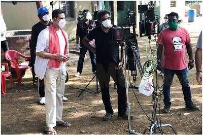 Akshay Kumar, R Balki Shoot for Coronavirus Awareness Campaign at Mumbai Studio