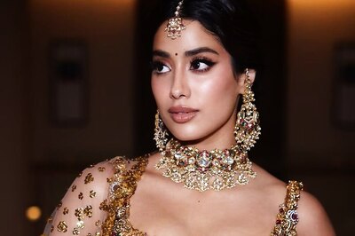 Janhvi Kapoor HOSPITALISED With 'Severe' Food Poisoning, Dad Boney Kapoor Confirms