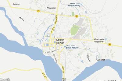 Kolkata: 1 killed, 59 injured as train rams into bus