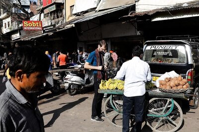 HC Directs North MCD, Delhi Police to Remove Illegal Vendors from No Hawking Zone at Bungalow Road