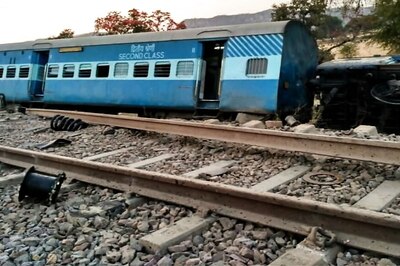 Ranchi-Howrah Intercity’s Engine Dislodges from Train, Passengers Safe