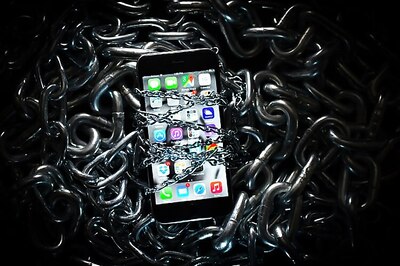 How the FBI might be able to hack into an iPhone without Apple's help