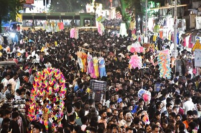 A Curtailed Diwali: From Choking Cities to Firecracker Ban, India Aims For a Quieter Festival of Lights