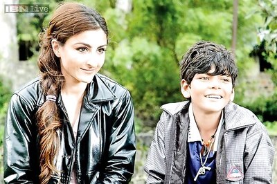 'Chaarfutiya Chhokare' review: The film doesn't entertain neither does it stir your conscience