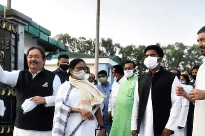 As Priyanka, Rahul Fail to Stop Exodus and 'Allies' Get Ambitious, Sonia Steps In to Take Control