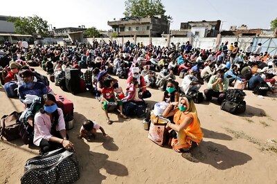 In Delhi, AAP-BJP Engage in War of Words Over Plight of Migrant Workers