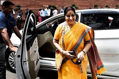 Sushma Swaraj Asks Indian Mission to Grant Medical Visa to Pakistan Boy