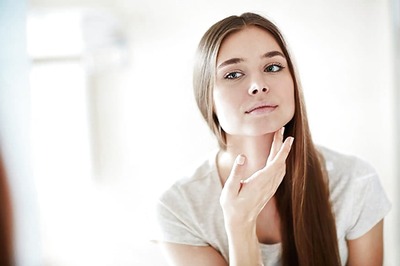 Heavy Makeup may Create Doubt over Women's Leadership Ability