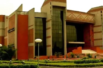 IIM Calcutta Mess Workers Go On Strike After Several Dismissed, Students Complained of Poor Food Quality