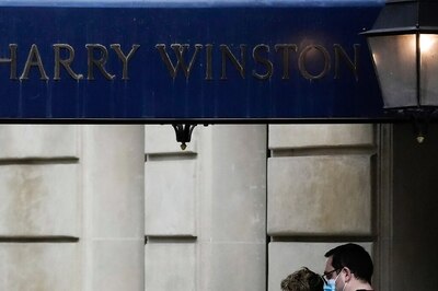 'Several Million Euros' of Jewels Robbed in Armed Heist at Celebrity-favourite Luxury Paris Boutique