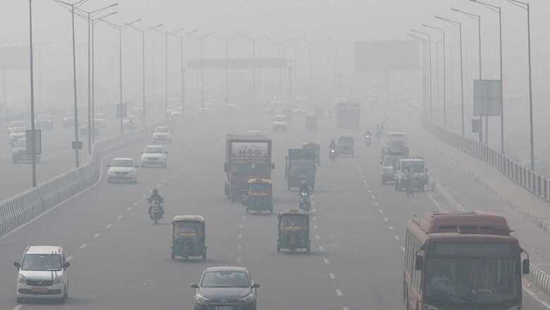 Delhi-NCR Pollution: Air Quality Continues to Remain in 'Very Poor' Category; Curbs Under Stage 3 of GRAP On