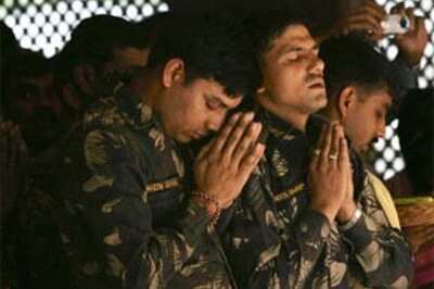 Pak Army violates ceasefire, fires at Indian posts