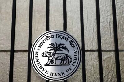 RBI Tightens Rules On Personal Loans, Credit Cards; Raises Credit Risk Weight By 25% For NBFCs, Banks