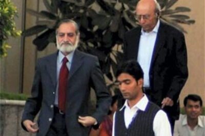 Satyam board meets to discuss buyout offers