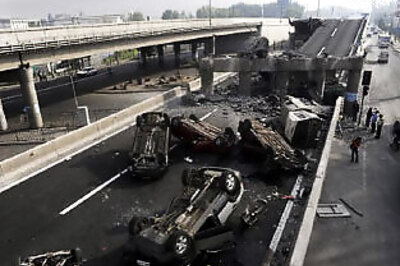 Chile quake kills over 300