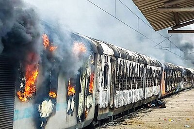 'Agnipath' Protests Leave Bihar in Flames; Internet Suspended in 12 Districts