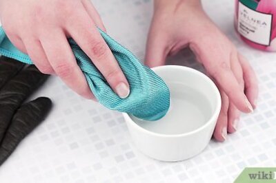 How to Clean Leather Gloves