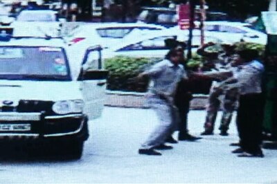 Union Minister Mahesh Sharma's PSO Thrashes Security Guard