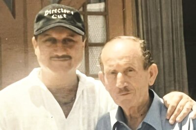 Anupam Kher Struggles to Fight Back Tears as He Talks About Late Father: 'You Touched a Wrong Nerve...'