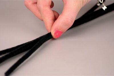 How to Make Spiders Out of Pipe Cleaners