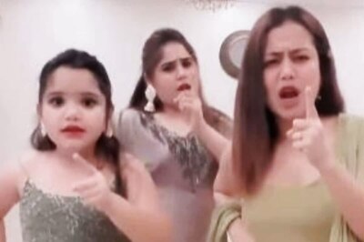 Neha Kakkar Grooves with Niece on Her New Song 'Khad Tenu Mai Dassa'