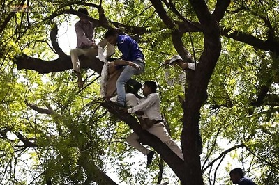 Delhi Police officials meet Gajendra Singh's family in Dausa for his writing samples