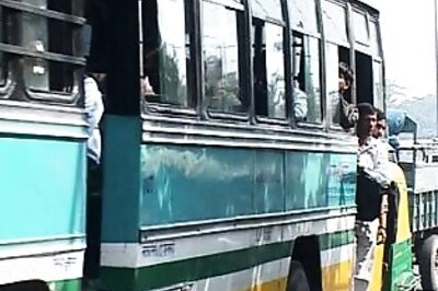 Delhi government gives last chance to 2579 bus operators