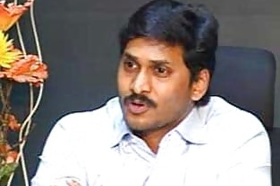 Jagan Reddy meets Sonia, will obey decision on CM