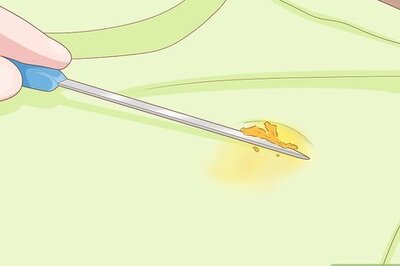 How to Remove Turmeric Stains from Clothes