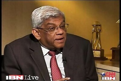 Top Industry leader Deepak Parekh suggests large PSU divestments, wants pro-growth Budget