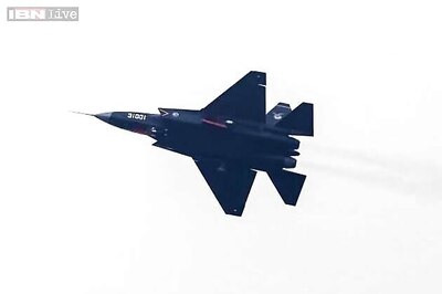 China unveils sophisticated J-31 stealth fighter aircraft