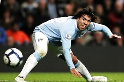 Tevez-powered Manchester City rout West Ham United