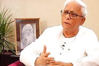 Buddhadeb hits back, slams Manmohan and Congress