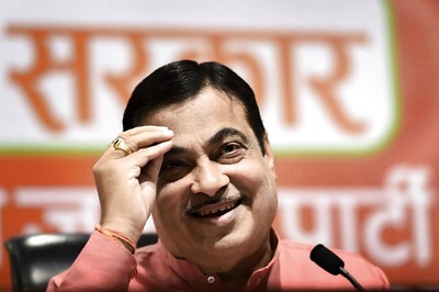 Case Filed Against PUC Centre in Pune for Fake Tag to Car 'Owned' by Nitin Gadkari