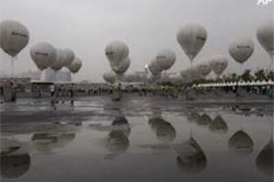 Beckham, London bus in Olympics handover plot