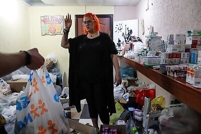 Volunteers brave risks to give Belarus protesters medical aid, food