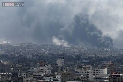 More than 70 killed in Israeli shelling, clashes in Gaza