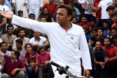Akhilesh Yadav to Launch 'Cycle Yatra' Across UP Today to Protest Against Inflation, Farm Laws