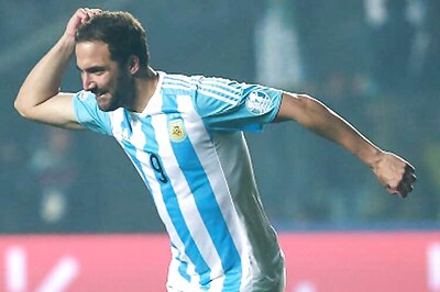Argentina recall Higuain for Brazil, Colombia World Cup qualifiers