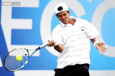 Somdev Devvarman eases into quarters of Delhi Open