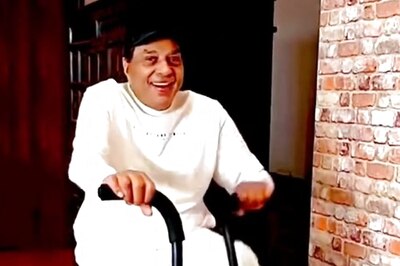 Dharmendra Enacts His Iconic 'Chakki Peeecing' Dialogue From Sholay on This Instagram Video, Watch