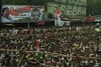 Mamata calls for an end to 'Marxist misrule' in WB