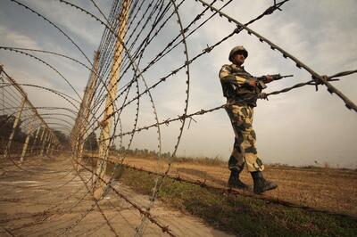Heavy Shelling by Pak in Jammu and Kashmir's Rajouri, Poonch District; India Retaliates