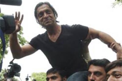 Shoaib's IPL dream ends; PCB wants Rs 20 crore damage