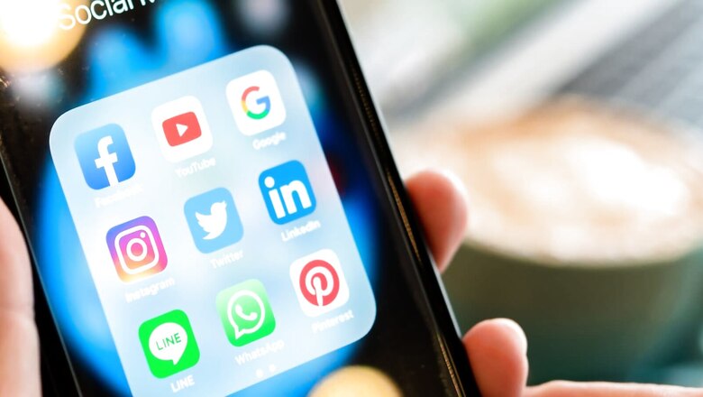 Happy Friendship Day 2022: Positive and Negative Impacts of Social Media on Your Bond