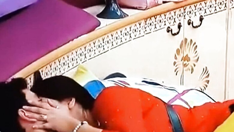 Bigg Boss Tamil: Were Marina Abraham and Rohit Sahni Kissing Under The Blanket?