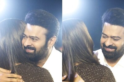 Adipurush Co-Stars Prabhas, Kriti Sanon Win Hearts As They Share a Warm Hug; Photo Goes Viral