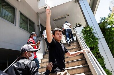 Thai Police Continue Crackdown On Pro-democracy Activists