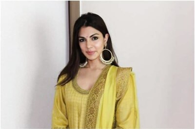 Narcotics Control Bureau Team Searches Rhea Chakraborty, Samuel Miranda's Residences in Mumbai