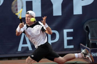 Hypo Group: Hewitt enters round II